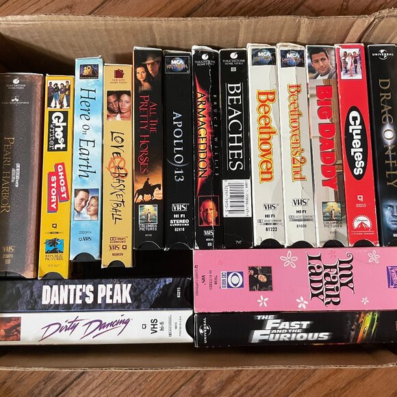 Vintage 17 VHS Tapes Classic Popular Blockbuster Movies - Picture 1 of 1